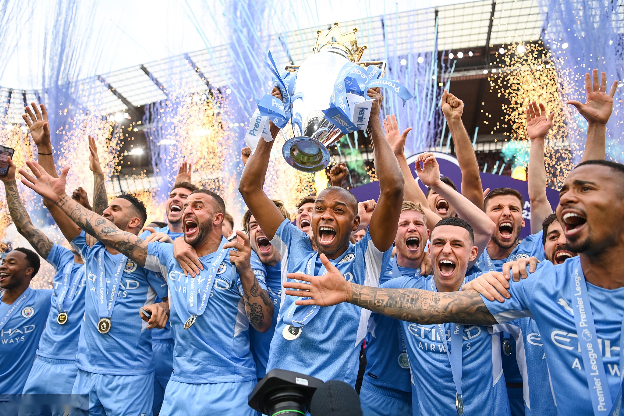 流畅且符合 流畅且符合