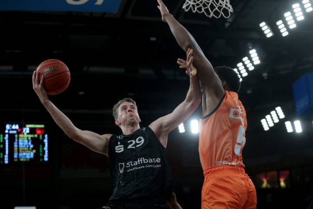 俱乐部则需 俱乐部则需